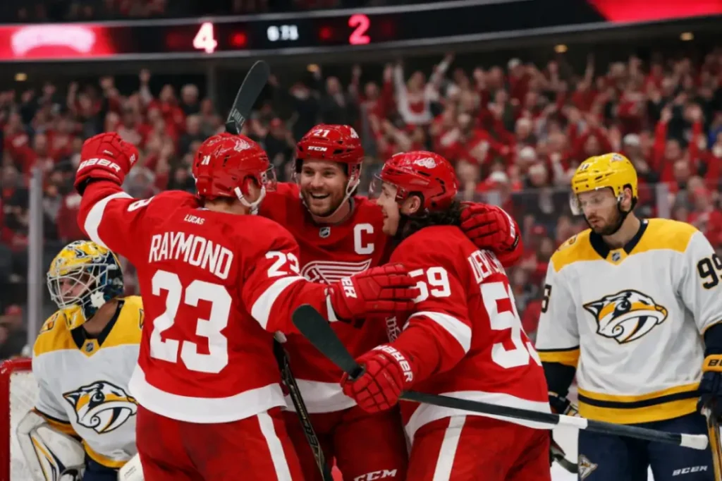 Detroit Red Wings обыграл Nashville Predators 4:2 в матче НХЛ Detroit Red Wings обыграл Nashville Predators 4:2 в матче НХЛ